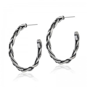 ファッションと美しいイヤリングの韓国語版